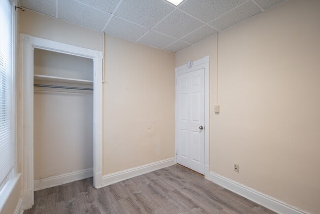 Building Photo - 629 4th Ave