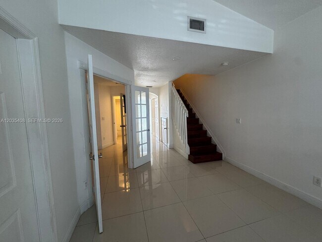 Building Photo - 4941 Tradewinds Ter