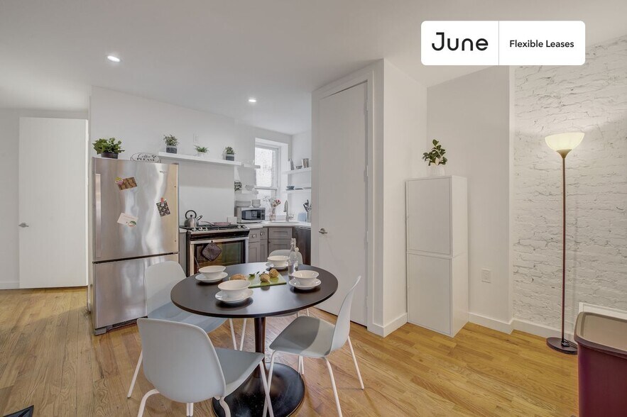 Building Photo - Eclectic ROOM at The Woodbine House