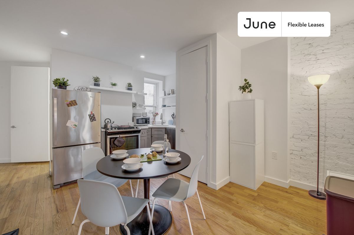 Building Photo - Functional ROOM at The Woodbine House