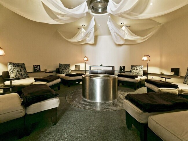 Building Photo - 955 Registry Blvd