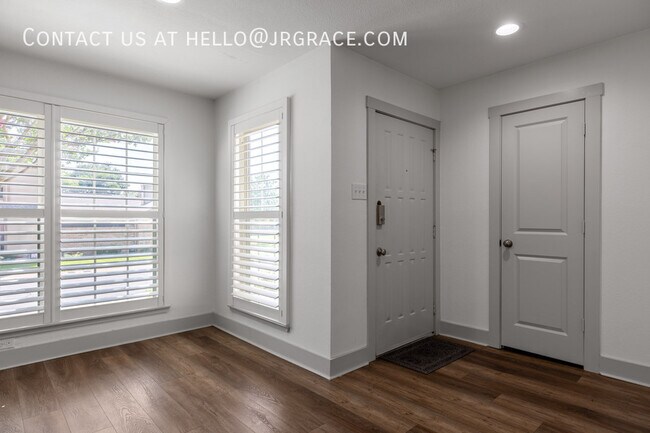 Building Photo - 3336 Chimney Pl Dr