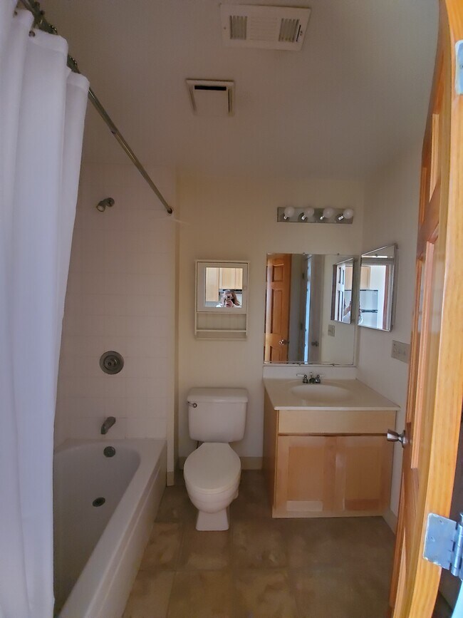 Building Photo - 5788 Pershing Ave