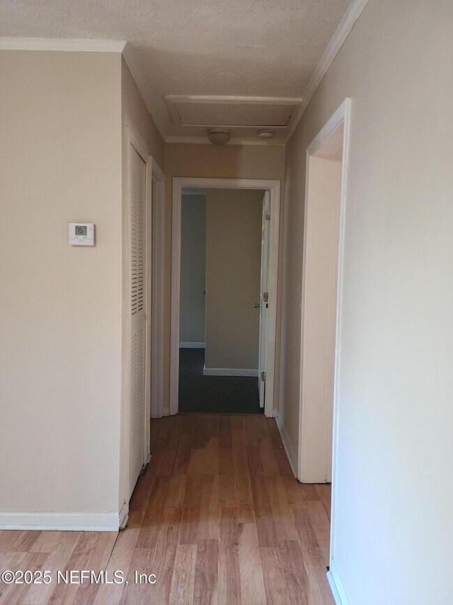 Building Photo - 37 Evergreen Ave