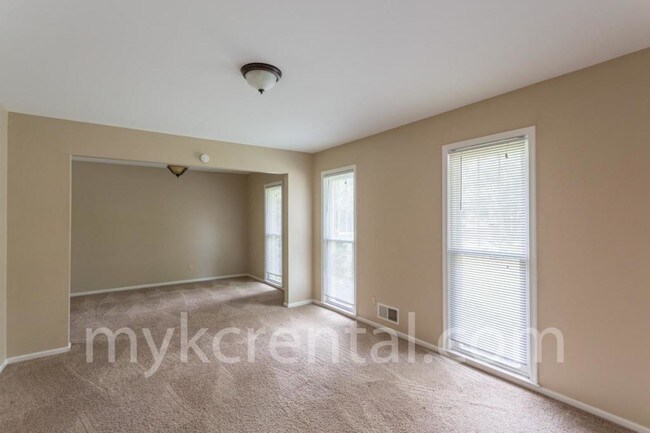 Building Photo - 8414 W 98th St