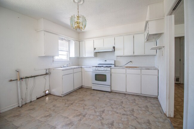 Building Photo - Great 2 Bedroom 1 Bathroom House!