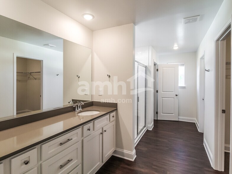 Building Photo - 5192 Blue Mountain Dr