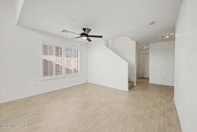 Building Photo - 2656 W Mountain Heights Ct