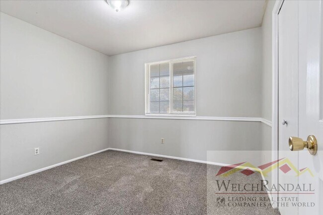 Building Photo - Beautiful Rental Home in Highland