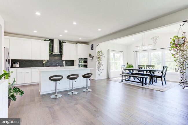 Building Photo - 41355 Tarragon Leaf Dr
