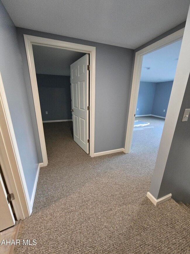 Building Photo - 1654 Quaker Valley Rd