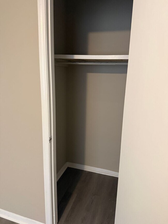 Building Photo - 1605/1607 Cedar Shoals Dr