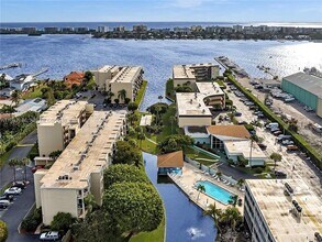 Building Photo - 200 Waterway Dr S