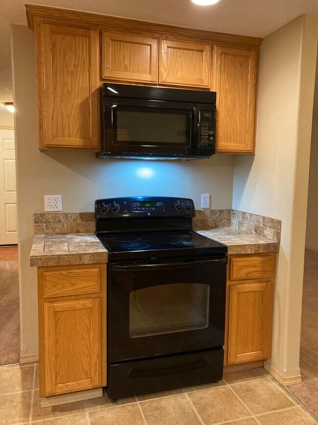 Building Photo - 2 Story Home in Lafayette - Showings Start 4/2