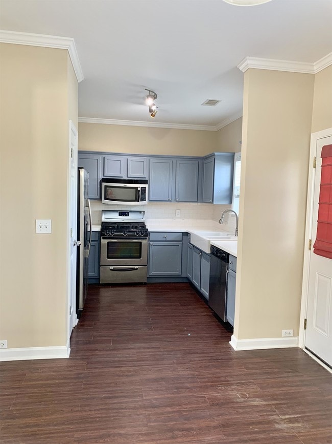 Building Photo - 4610 Blue Iris Way