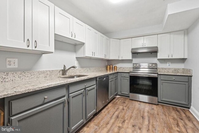 Building Photo - 33 Devon Ct