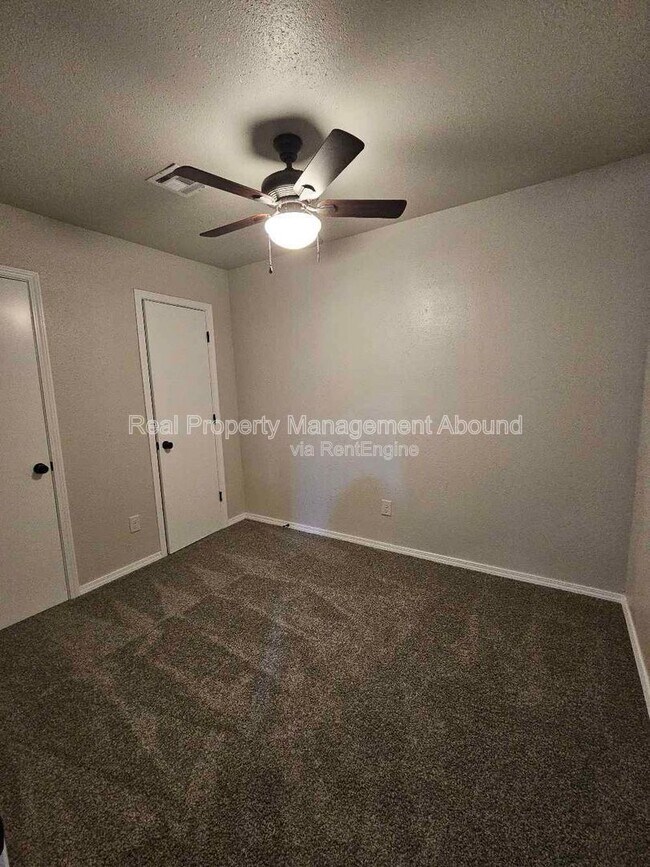 Building Photo - 101 E Broadway St