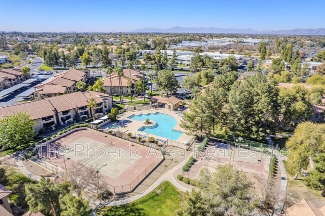 Building Photo - 1351 N Pleasant Dr