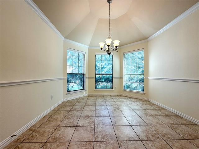 Building Photo - 9404 Caliente Dr