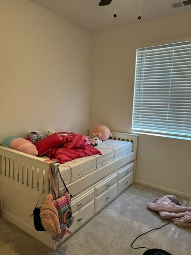 Building Photo - ALL PROSPECTIVE TENANTS MUST SUBMIT A $58 NON-REFUNDABLE APPLICATION FEE PER APPLICANT ONLINE AND...