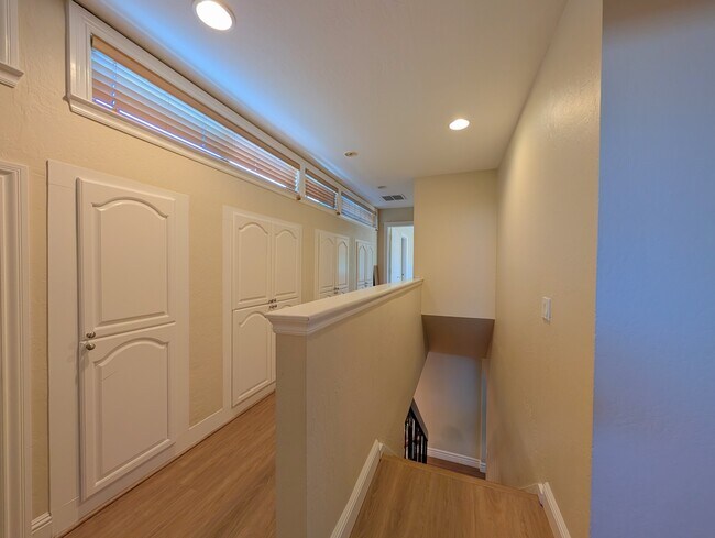 Building Photo - 479 McCamish Ave