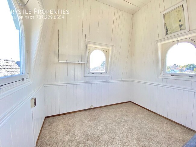 Building Photo - 1130 Marin St