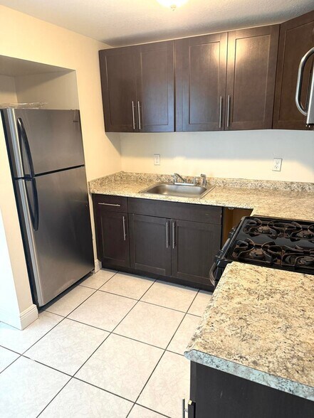 Building Photo - 5698 Gramercy Dr