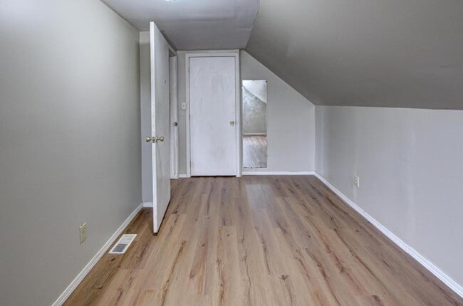 Building Photo - 6206 Alber Ave