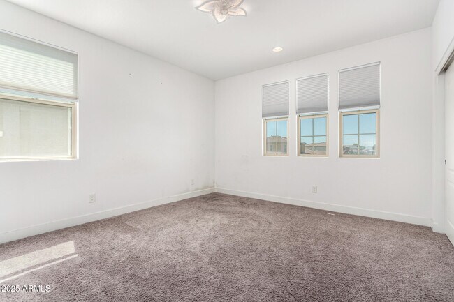 Building Photo - 5221 N 79th Dr