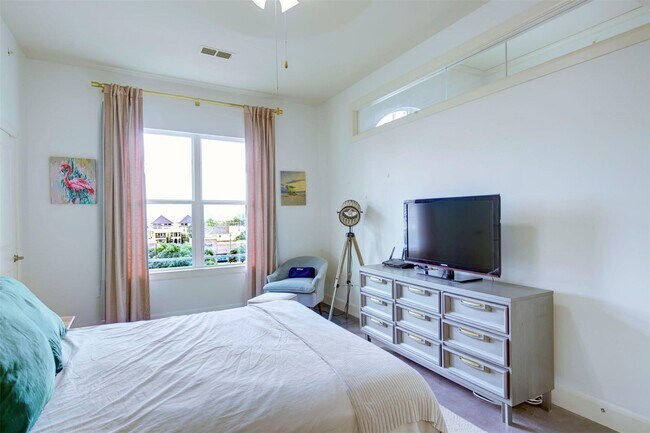 Building Photo - 1010 Rosine St