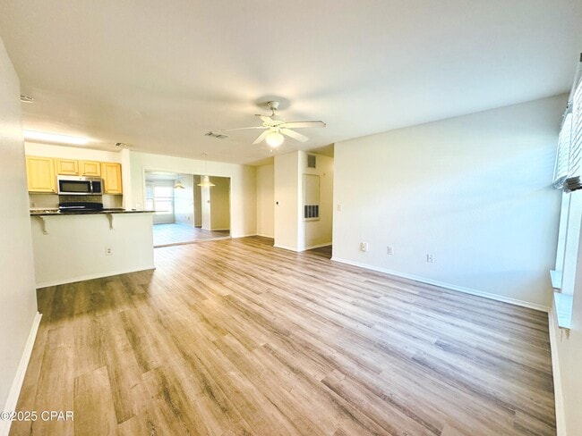 Building Photo - 1402 Lighthouse Rd
