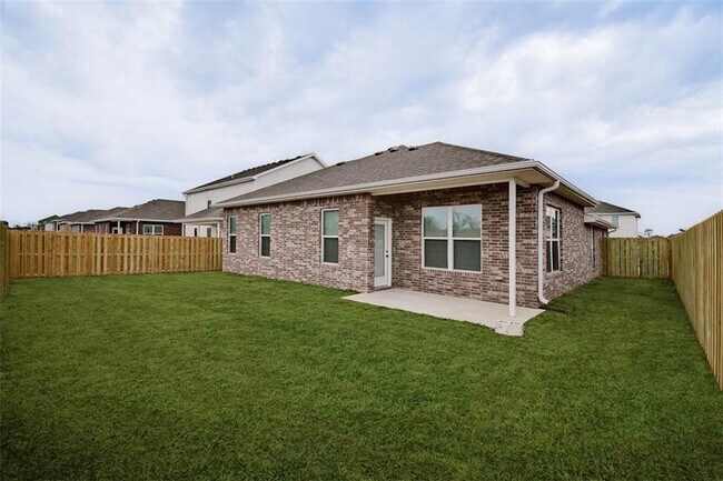 Building Photo - 2140 Bluestem Dr