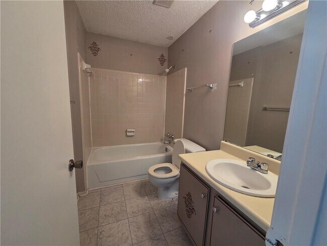 Building Photo - 1204 Old Hammond Chase