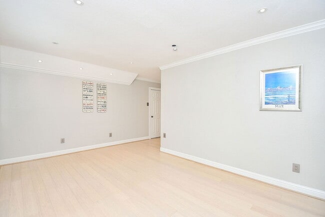 Building Photo - 7106 Habersham Ave