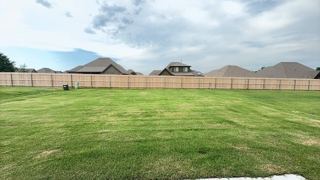 Building Photo - Beautiful new construction 3 bed, 2 bath home in Broken Arrow!
