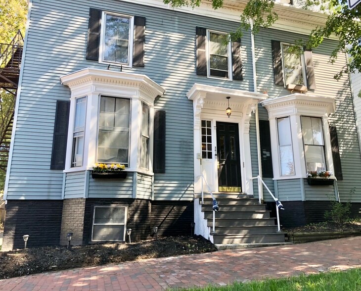 Building Photo - 261 State St