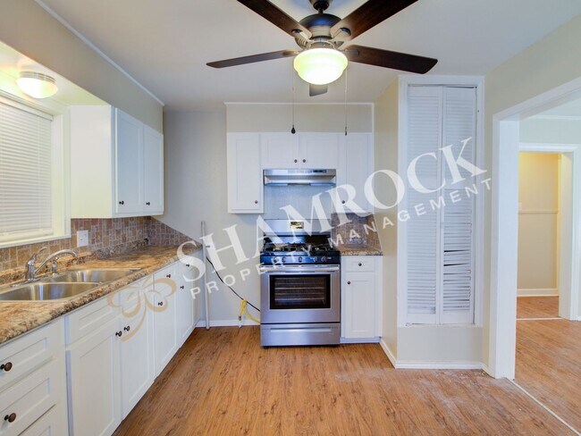 Building Photo - 2/1 Waco ISD House