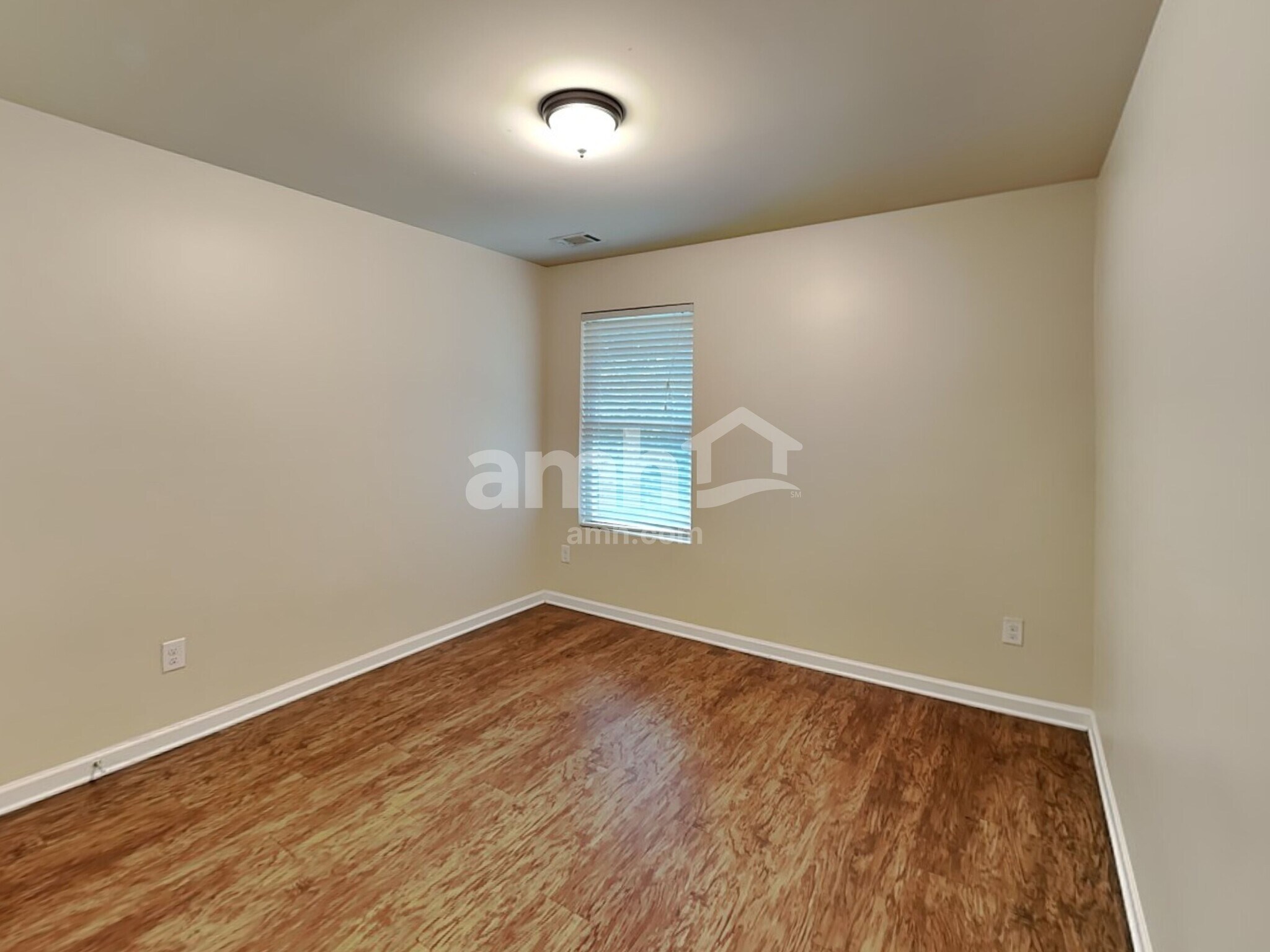 Building Photo - 3525 Mica Cir SE