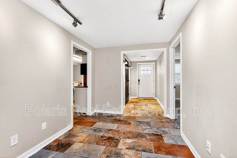 Building Photo - 2222 E 75th St