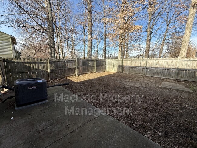 Building Photo - 733 Bellows Ave