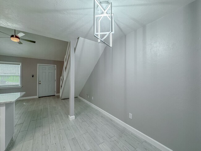 Building Photo - MODERN! Walk to FSU 2/2 w/ Marble Counters, Stainless Steel Appliances, & Privacy Fenced Yard! Av...