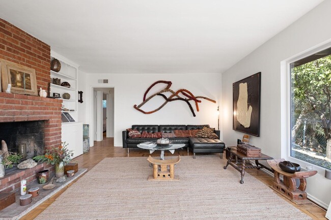 Building Photo - Fully Furnished: Mid-Century w/views of Gr...