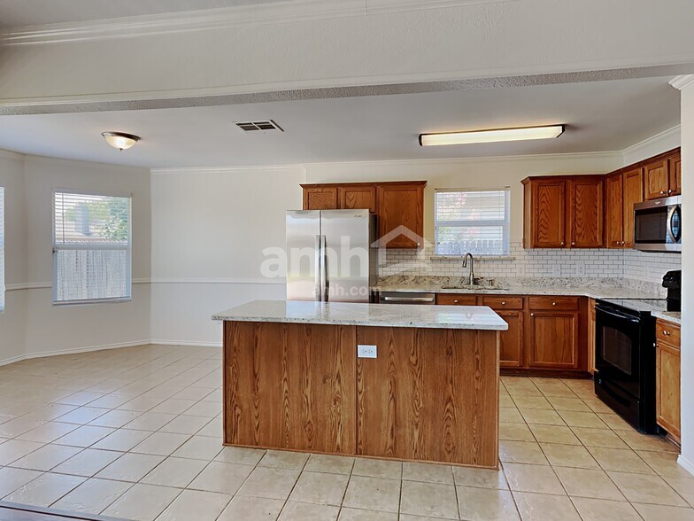 Building Photo - 9921 Thomas Jefferson Dr