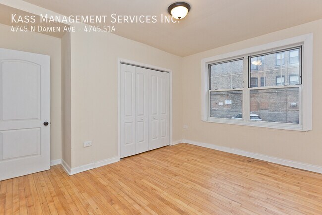 Building Photo - 4745 N Damen Ave