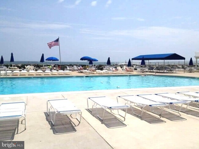 Building Photo - 725 Allen Dr