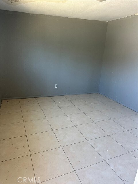 Building Photo - 1121 N Anaheim Blvd