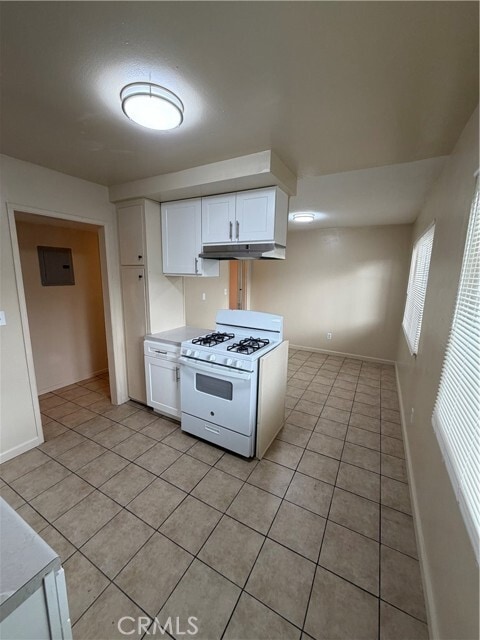 Building Photo - 4694 Bandera St