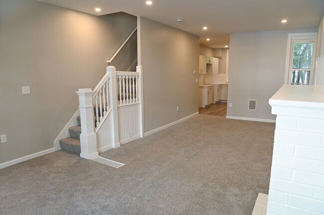 Building Photo - 4 Bedroom on Penn - Section 8 Approved