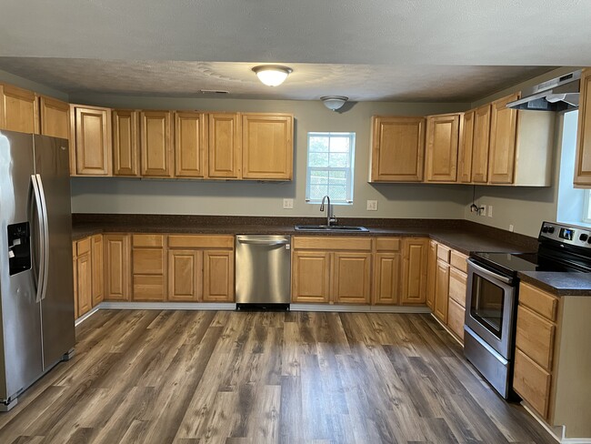 Building Photo - 20760 Poplar Ridge Rd