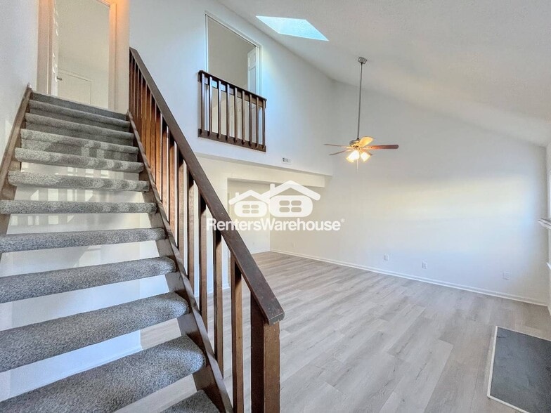 Building Photo - 1815 Beckwood Common